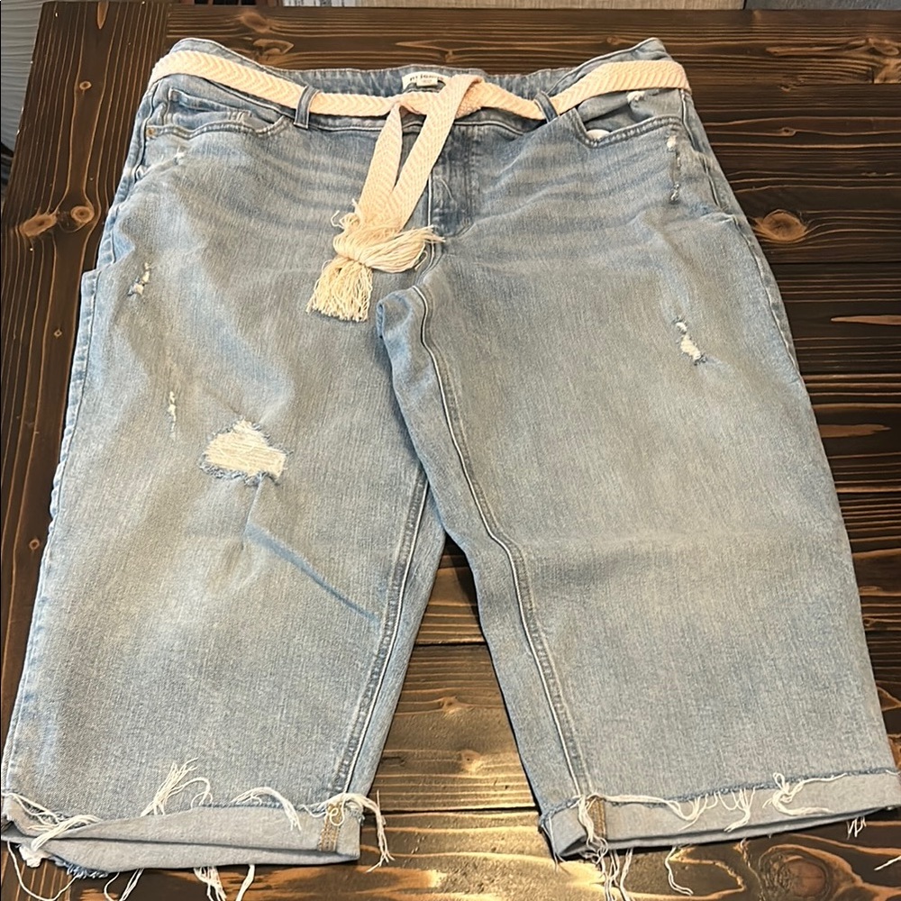Light Blue Distressed Denim Capris with pink and cream belt